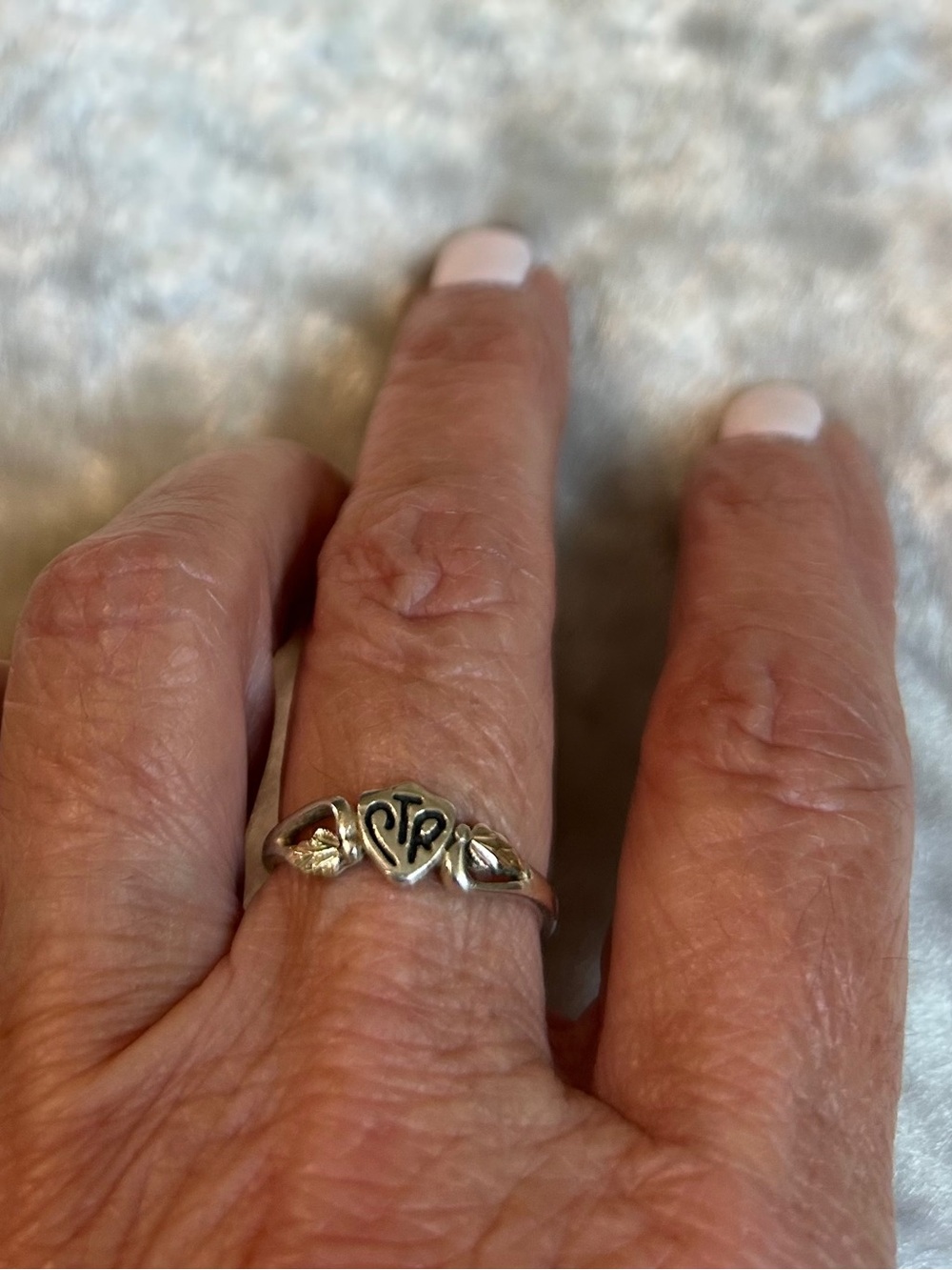 ๐VTG Black Hills Gold on Sterling Silver CTR Ring